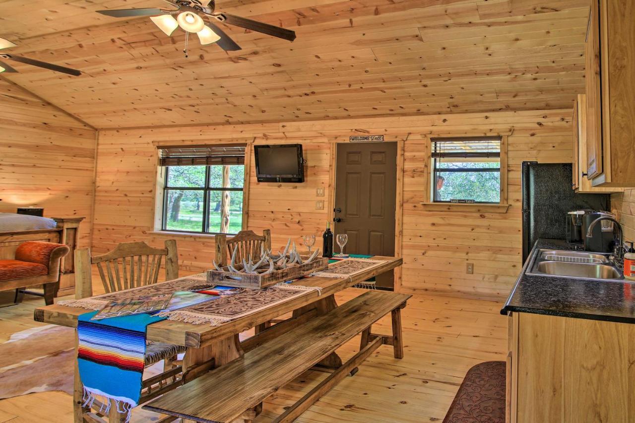 Rustic-Chic Country Cabin - 10 Mi To Main Street! فريدريكسبيرغ المظهر الخارجي الصورة