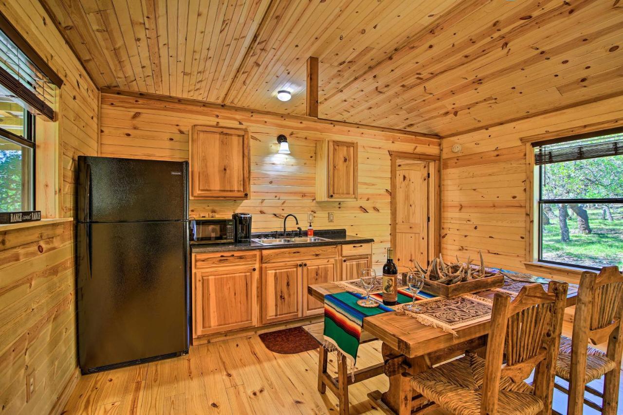 Rustic-Chic Country Cabin - 10 Mi To Main Street! فريدريكسبيرغ المظهر الخارجي الصورة