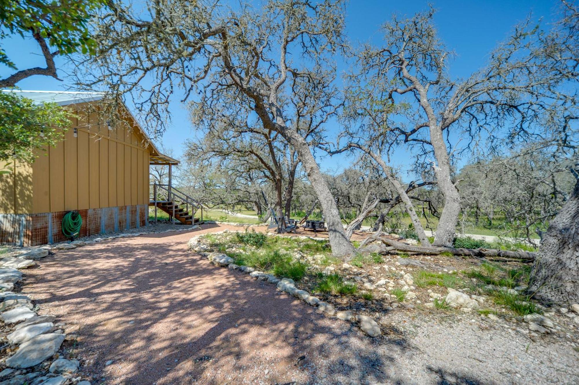 Rustic-Chic Country Cabin - 10 Mi To Main Street! فريدريكسبيرغ المظهر الخارجي الصورة