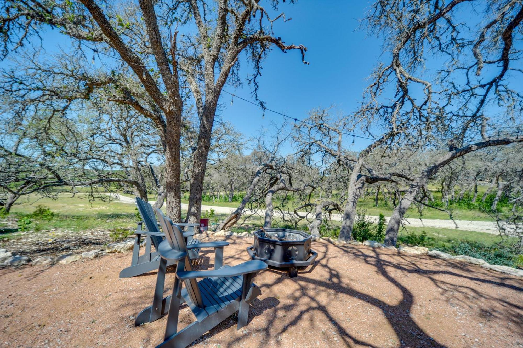 Rustic-Chic Country Cabin - 10 Mi To Main Street! فريدريكسبيرغ المظهر الخارجي الصورة